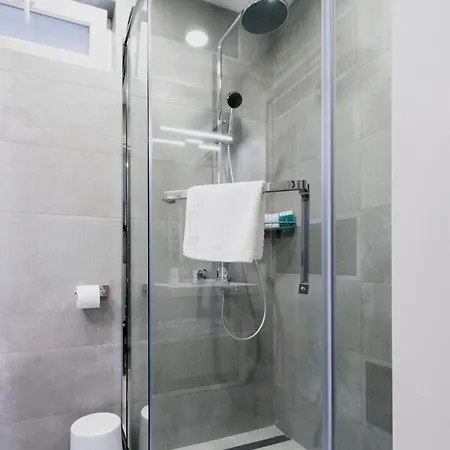 アパート 8th Hill