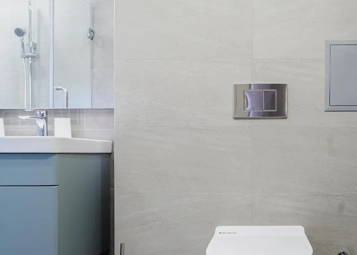 Apartment 8th Hill *