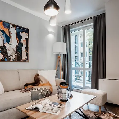 8th Hill Apartament *