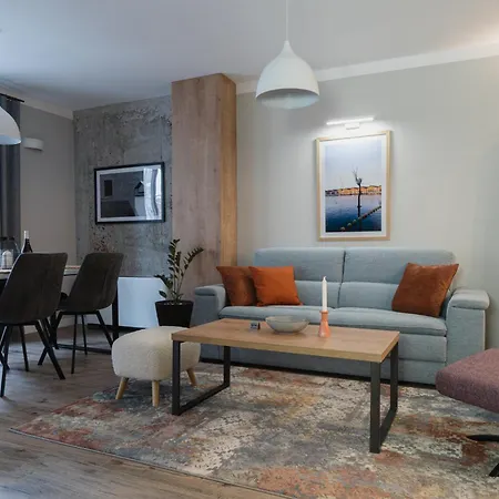 8th Hill Apartament *
