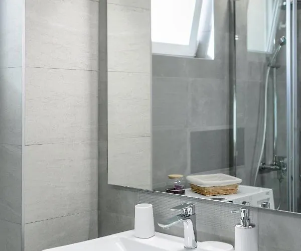 8th Hill Апартамент *